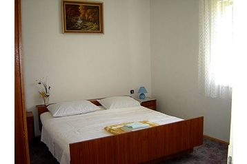 Chorvatsko Privát Okrug Donji, Exteriér